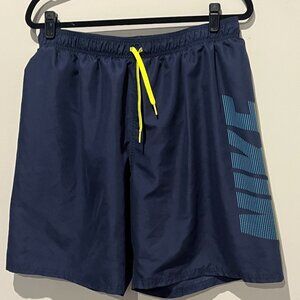 Nike Men’s Shorts, Size XXL, Smoke-Free Home